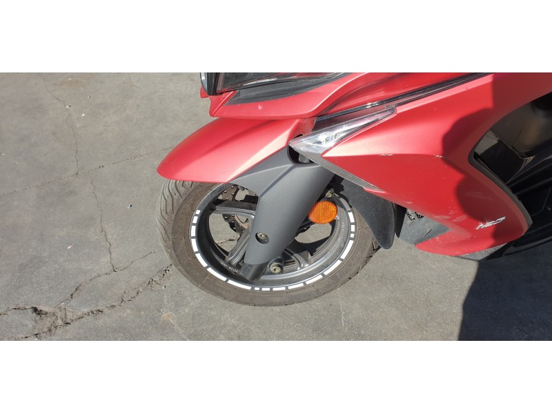 Recambio de llanta para kymco g-dink 125 referencia OEM IAM 44600LEA7305NHA  