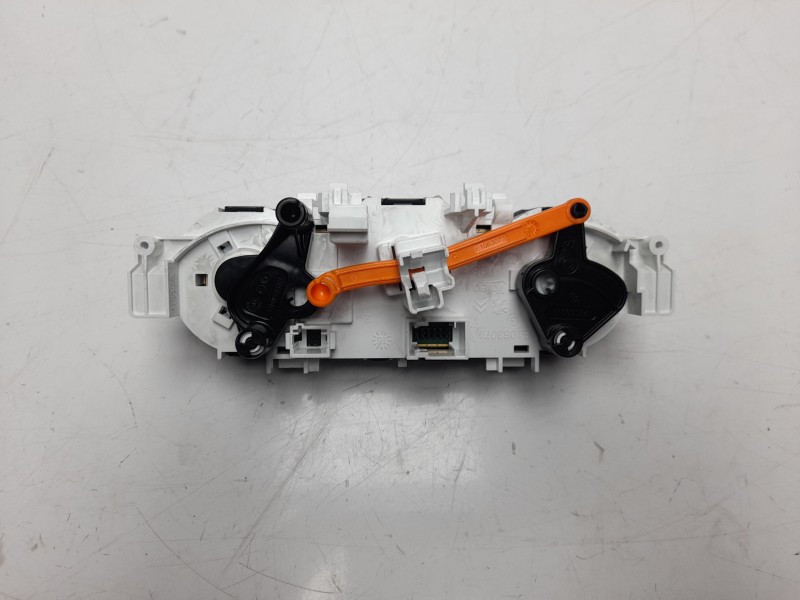 Recambio de mando calefaccion / aire acondicionado para peugeot 208 style referencia OEM IAM 96722483  