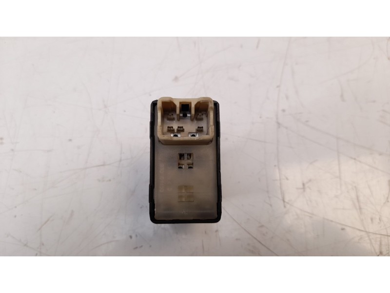 Recambio de mando elevalunas delantero derecho para hyundai accent (lc) 1.5 cat referencia OEM IAM   