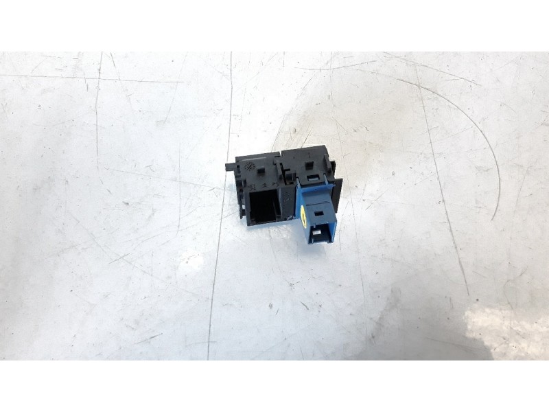 Recambio de interruptor para citroen berlingo furgón driver m referencia OEM IAM 9817027877  