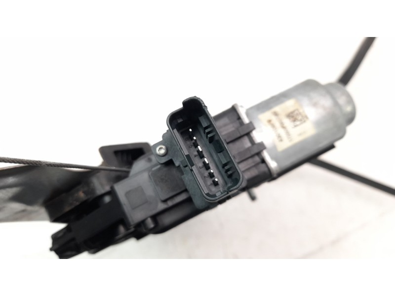 Recambio de elevalunas delantero izquierdo para renault megane iv berlina 5p 1.2 tce energy referencia OEM IAM 807215959R  