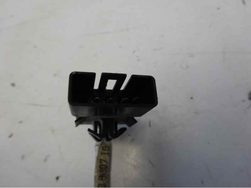 Recambio de mando elevalunas delantero izquierdo para opel corsa b referencia OEM IAM   