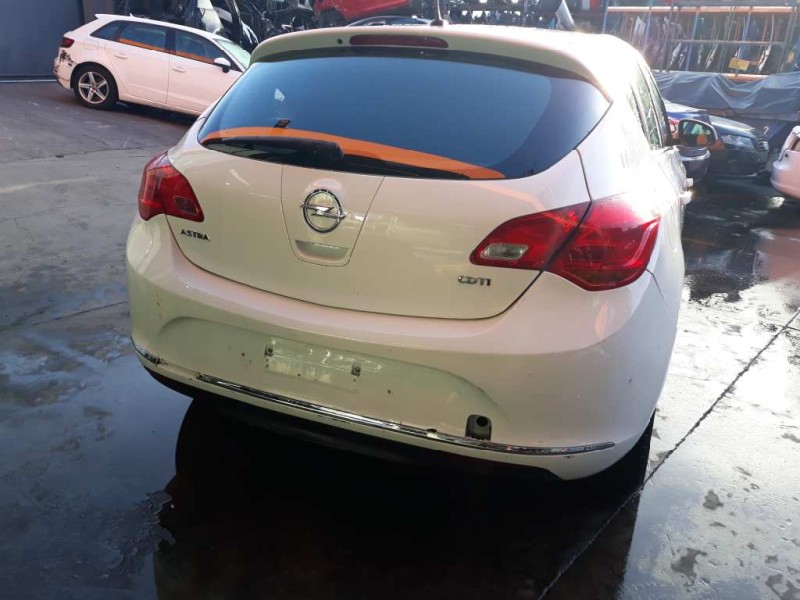 opel astra j lim. del año 2015