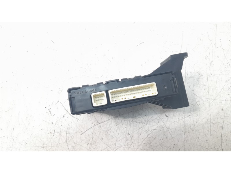 Recambio de modulo electronico para toyota rav4 referencia OEM IAM 8865042760  