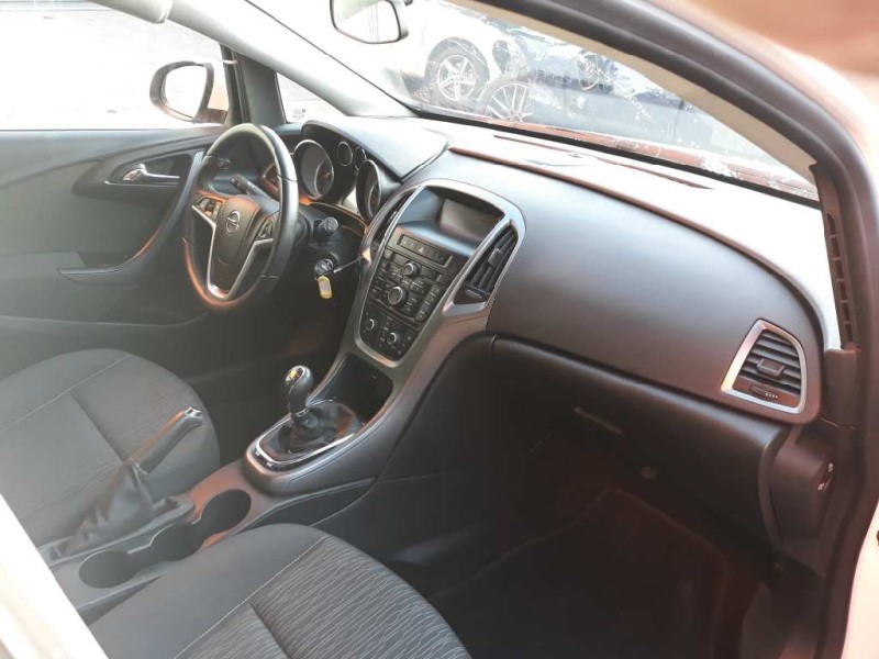 opel astra j lim. del año 2015