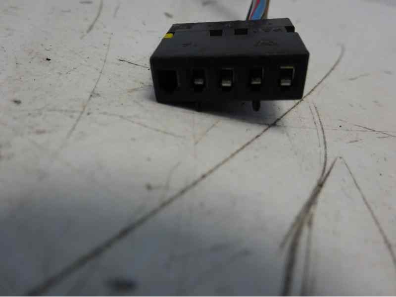 Recambio de mando elevalunas delantero izquierdo para opel corsa b referencia OEM IAM   