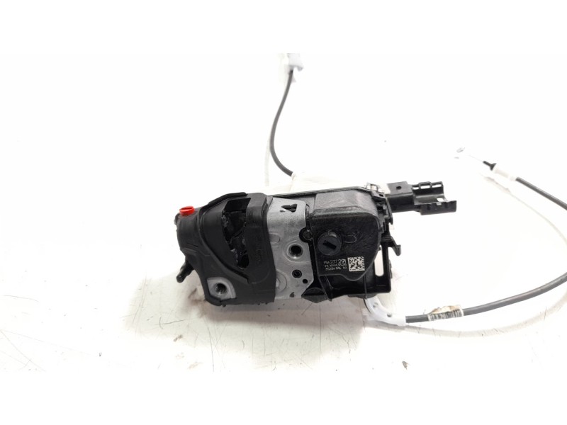 Recambio de cerradura puerta trasera izquierda para peugeot 3008 1.5 blue-hdi fap referencia OEM IAM 9823729180  