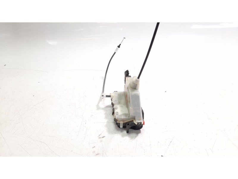 Recambio de cerradura puerta trasera izquierda para peugeot 3008 1.5 blue-hdi fap referencia OEM IAM 9823729180  