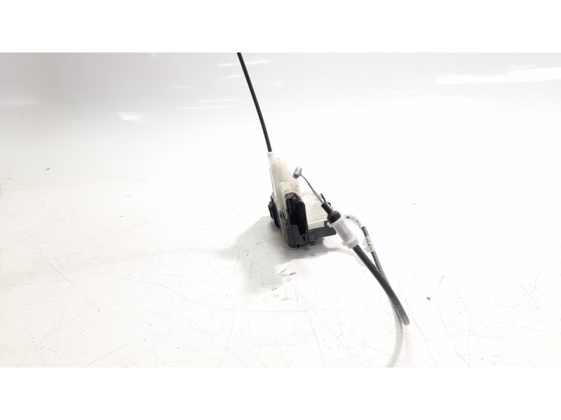 Recambio de cerradura puerta trasera izquierda para peugeot 3008 1.5 blue-hdi fap referencia OEM IAM 9823729180  