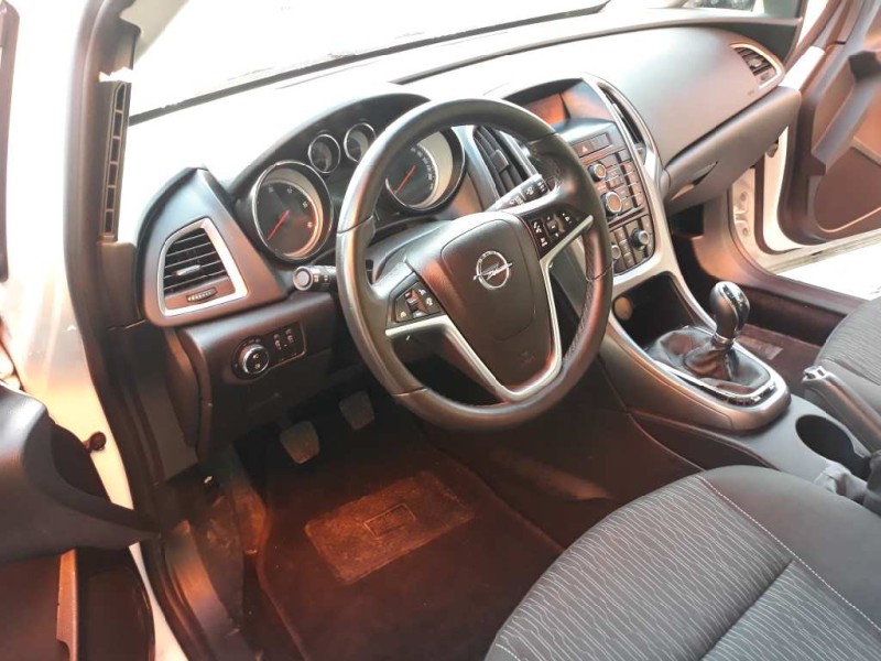 opel astra j lim. del año 2015