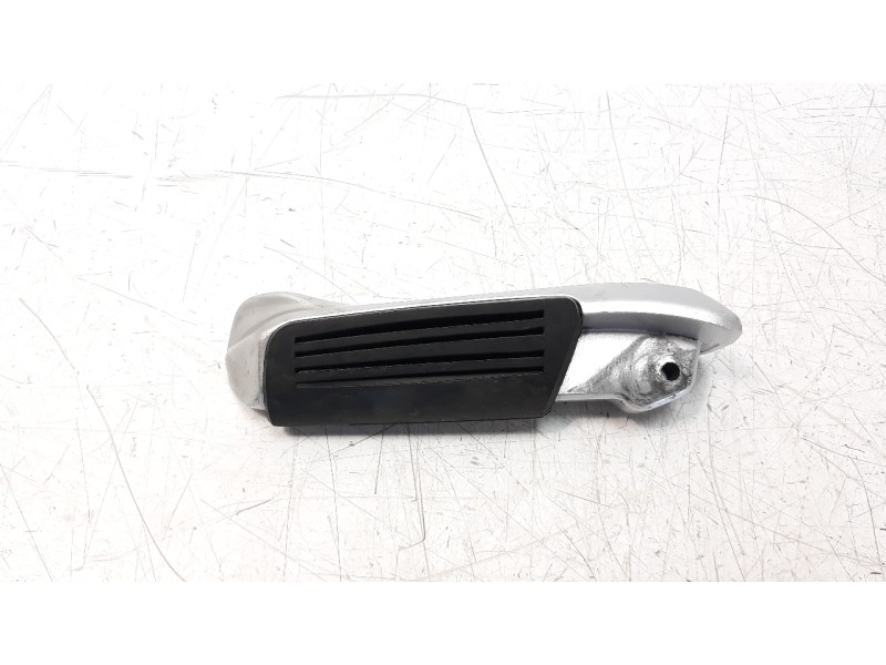 Recambio de estribo para kymco g-dink 125 referencia OEM IAM 5070BLKG7E00YYF  