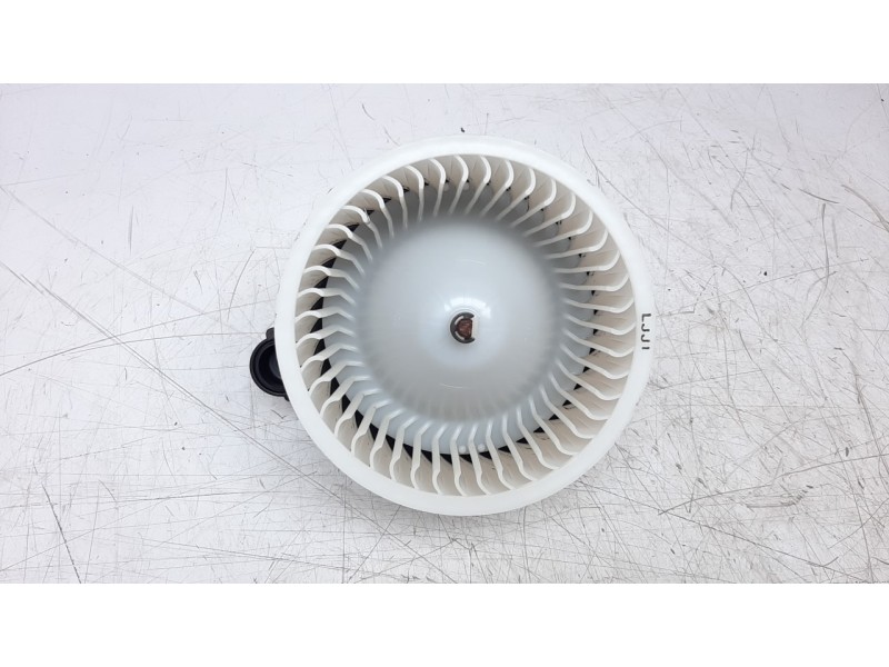 Recambio de ventilador calefaccion para kia sportage 1.7 crdi cat referencia OEM IAM D316NFFAA  