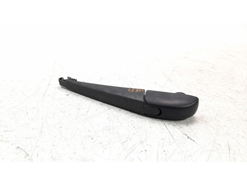 Recambio de brazo limpia trasero para toyota auris active referencia OEM IAM 8524102070  