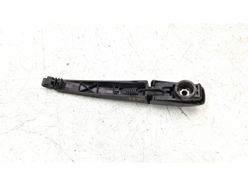 Recambio de brazo limpia trasero para toyota auris active referencia OEM IAM 8524102070  