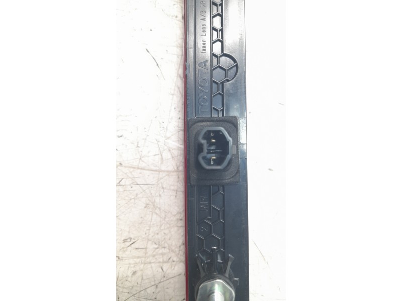Recambio de piloto trasero central para toyota corolla (e21) hybrid style referencia OEM IAM 8157012450  