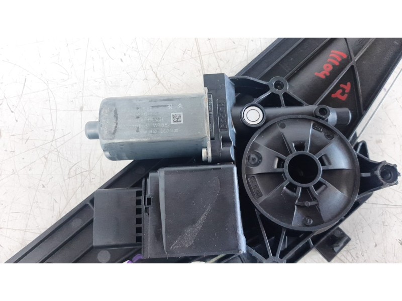 Recambio de elevalunas trasero izquierdo para peugeot 3008 1.5 blue-hdi fap referencia OEM IAM 9830389080  