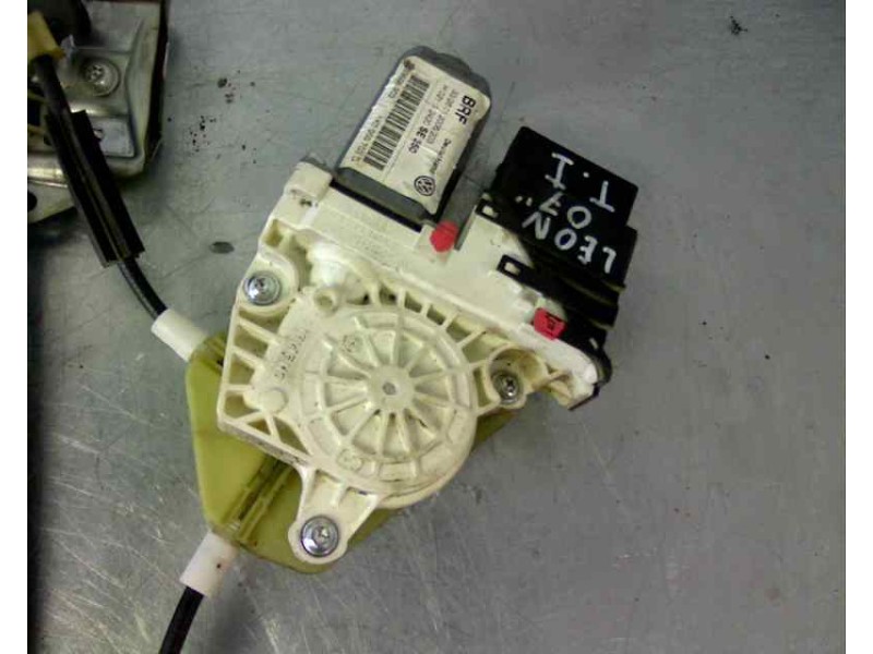 Recambio de elevalunas trasero izquierdo para seat leon (1p1) referencia OEM IAM   