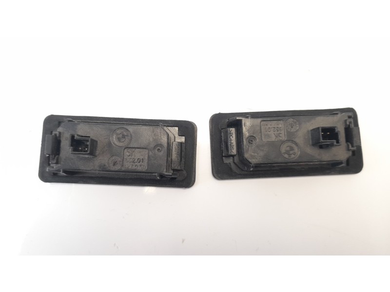 Recambio de piloto matricula para bmw serie 3 lim. (f30) 2.0 16v turbodiesel referencia OEM IAM 63267193293 103F06130960 BM02443