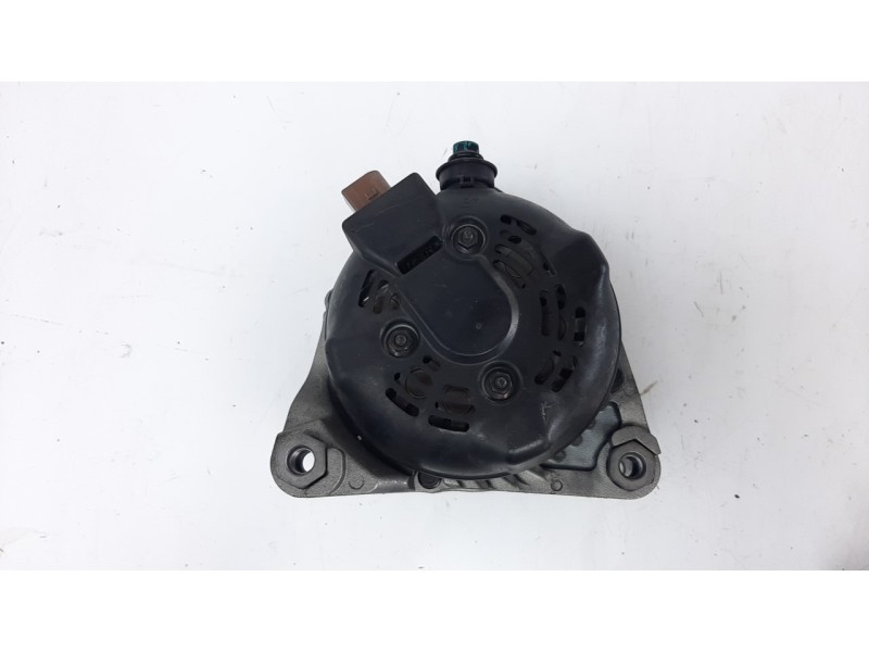 Recambio de alternador para kia stinger (ck) 2.0 tgdi cat referencia OEM IAM 373002CTA0  