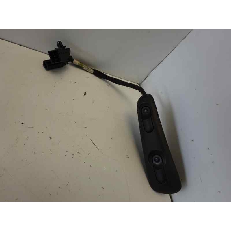 Recambio de mando elevalunas delantero izquierdo para opel omega b 3.0 v6 cat (x 30 xe) referencia OEM IAM   