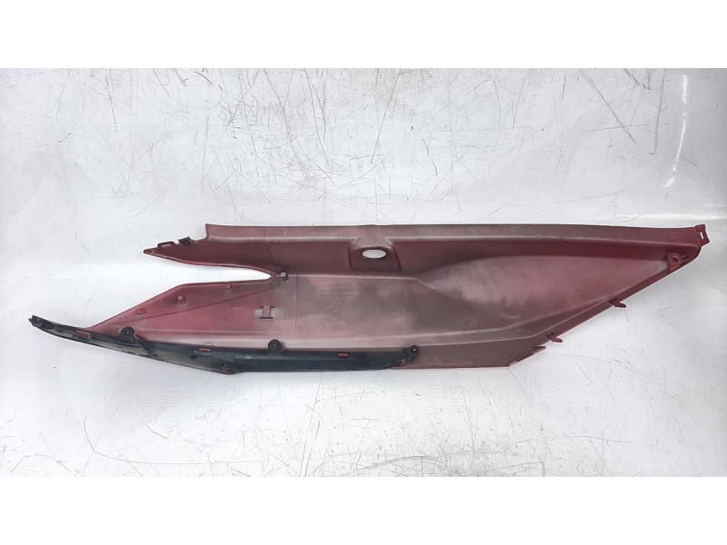 Recambio de moldura para kymco g-dink 125 referencia OEM IAM 83600ACD5E000  