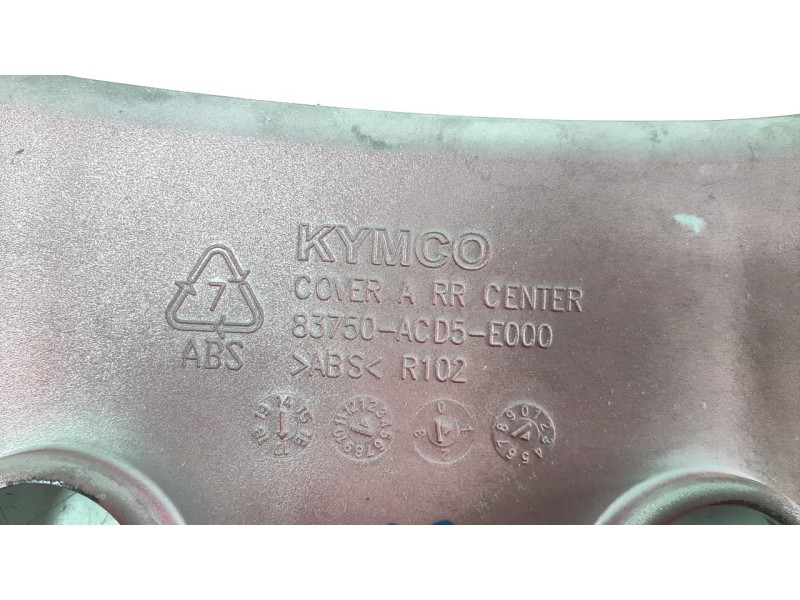 Recambio de moldura para kymco g-dink 125 referencia OEM IAM 83750ACD5E000  