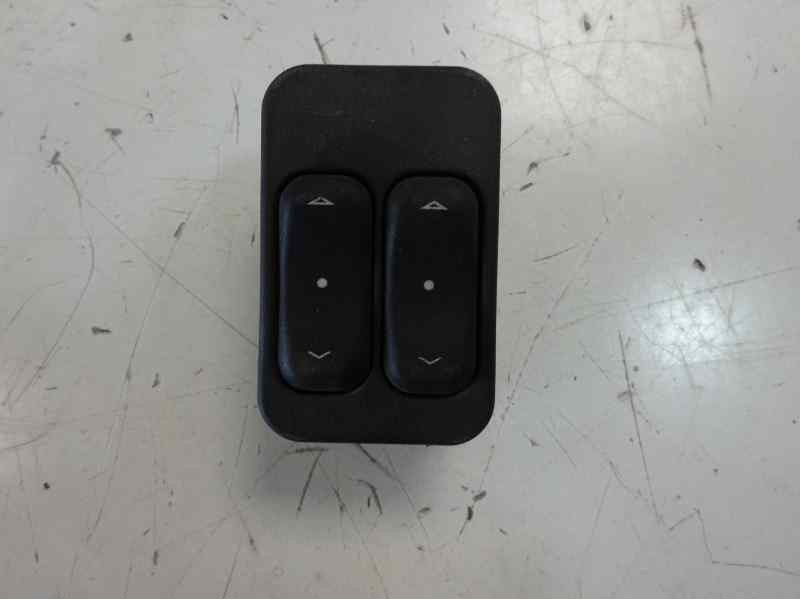 Recambio de mando elevalunas delantero izquierdo para opel corsa c referencia OEM IAM 24409205  