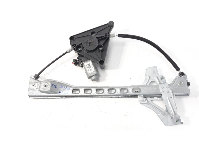 Recambio de elevalunas delantero derecho para peugeot 108 top 1.0 vti referencia OEM IAM 698100H031 106075801 