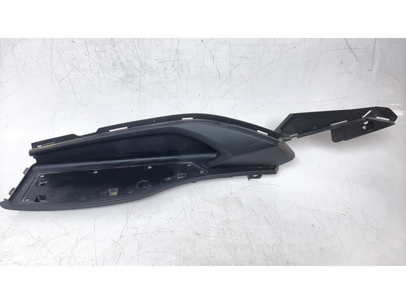 Recambio de moldura para kymco g-dink 125 referencia OEM IAM 83534ACD5E000  