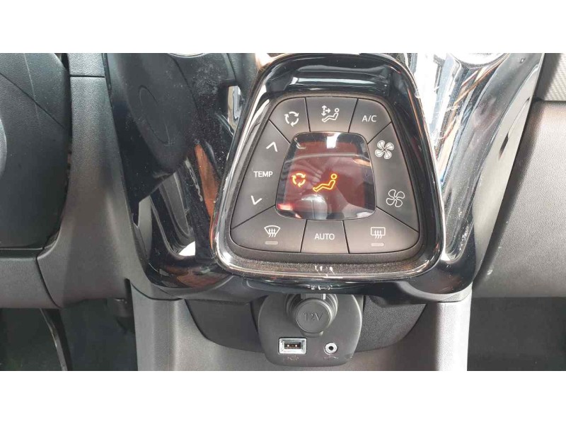 Recambio de mando climatizador para peugeot 108 top 1.0 vti referencia OEM IAM 5590YV010  