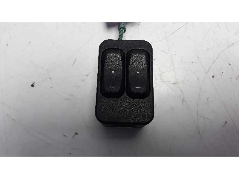 Recambio de mando elevalunas delantero izquierdo para opel corsa c referencia OEM IAM 90561088  