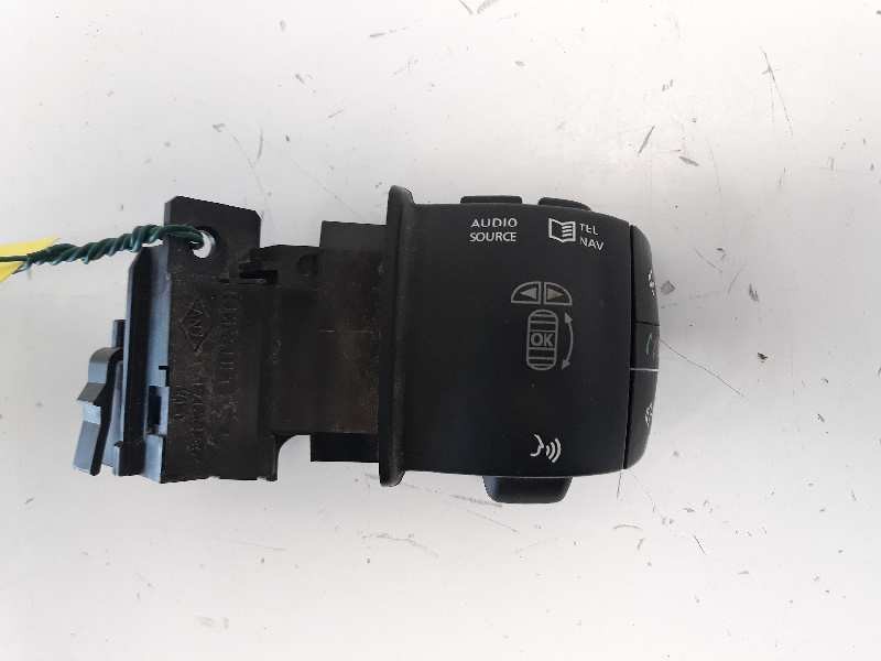 Recambio de mando volante para renault scenic iii 1.9 dci diesel referencia OEM IAM 255520014R  