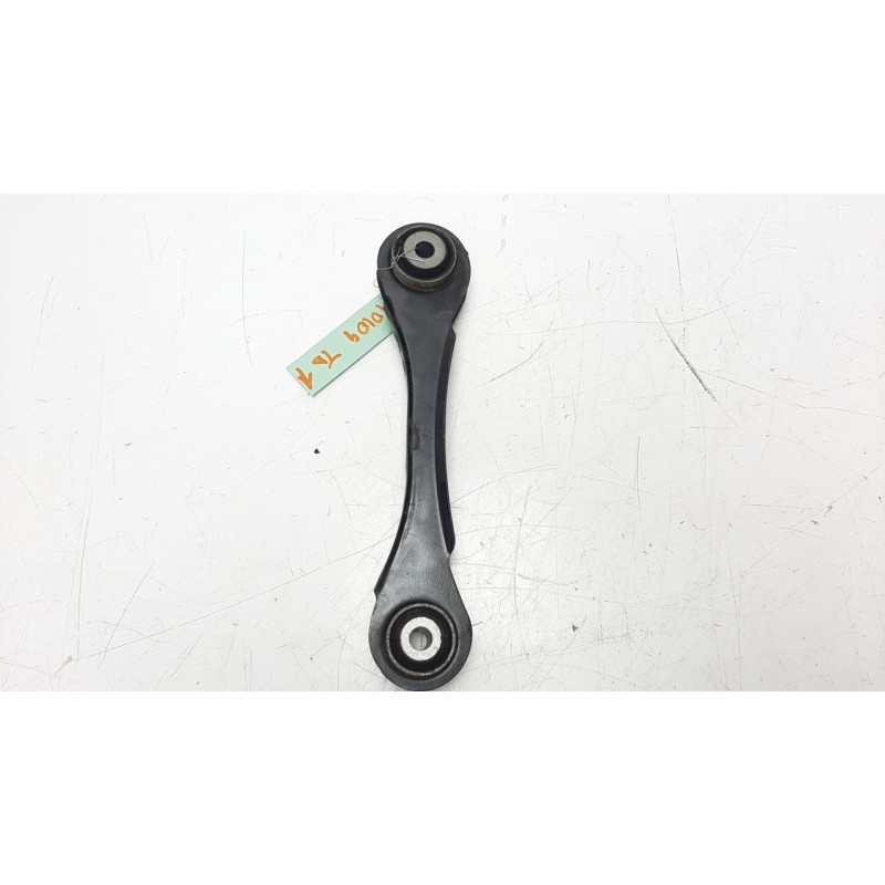 Recambio de brazo suspension superior trasero derecho para bmw serie 1 lim. (f20) 116d referencia OEM IAM 6792517  