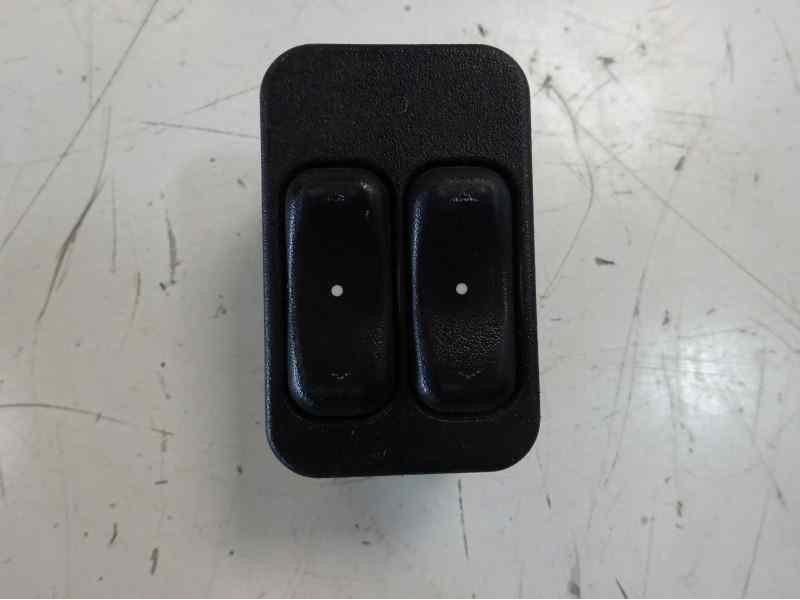 Recambio de mando elevalunas delantero izquierdo para opel corsa c referencia OEM IAM 90561088  