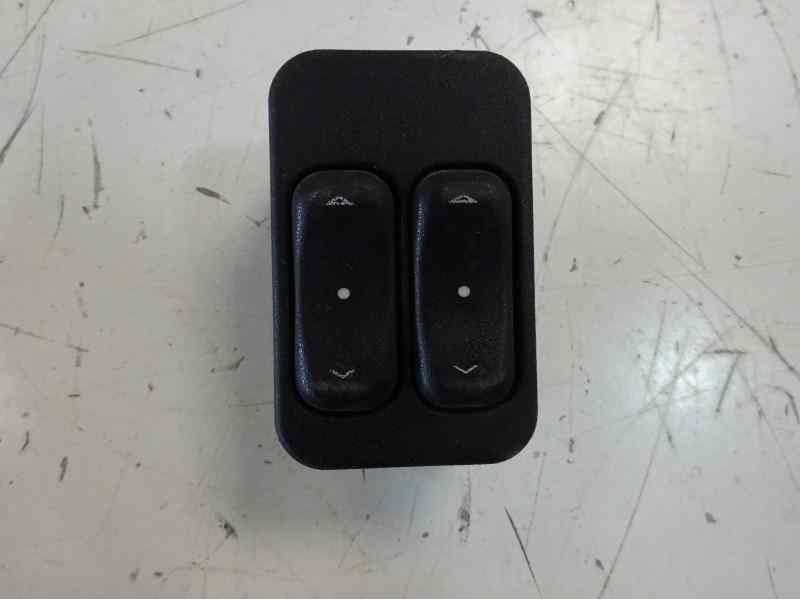 Recambio de mando elevalunas delantero izquierdo para opel corsa c referencia OEM IAM 90561088  