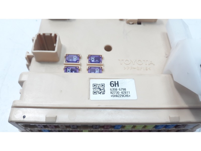 Recambio de caja reles / fusibles para toyota rav 4 referencia OEM IAM 8273042811 63586798 