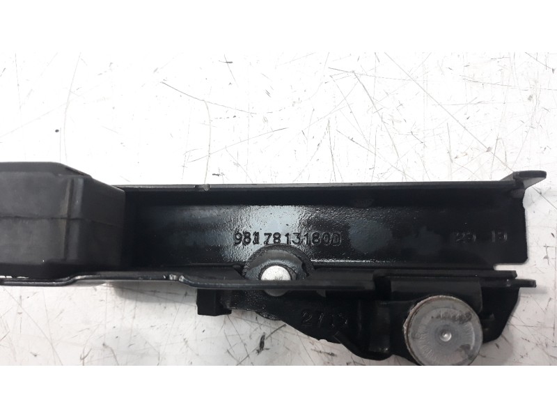 Recambio de soporte / guia puerta corredera para citroen berlingo 1.5 blue-hdi fap referencia OEM IAM 9817813180D  
