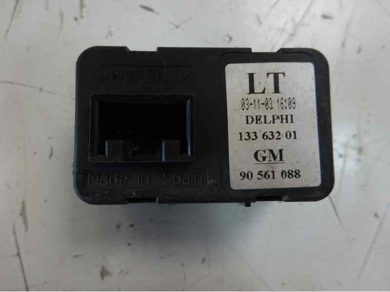 Recambio de mando elevalunas delantero izquierdo para opel corsa c referencia OEM IAM 24409205  