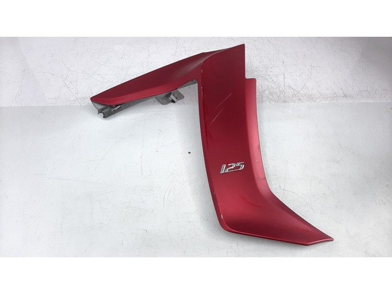 Recambio de moldura para kymco g-dink 125 referencia OEM IAM 64305ACD5E000  