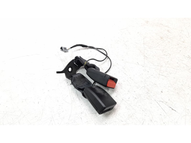 Recambio de enganche cinturon trasero izquierdo para dacia duster ii prestige referencia OEM IAM 538253800B  
