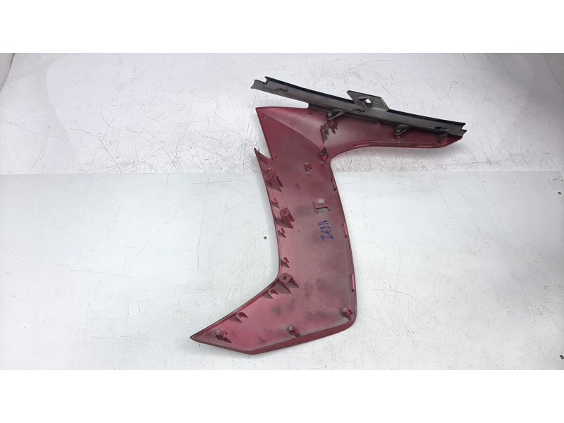 Recambio de moldura para kymco g-dink 125 referencia OEM IAM 64305ACD5E000  