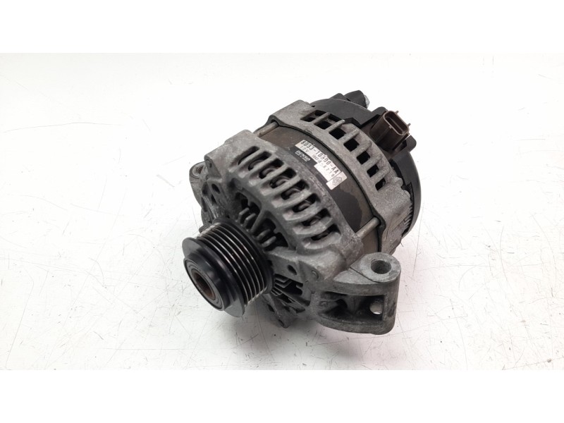 Recambio de alternador para aston martin rapide 5.9 v12 cat referencia OEM IAM 8D3310300AA  