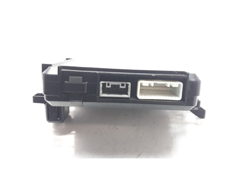 Recambio de modulo electronico para mazda 3 berlina (bp) referencia OEM IAM D41S675Z0  