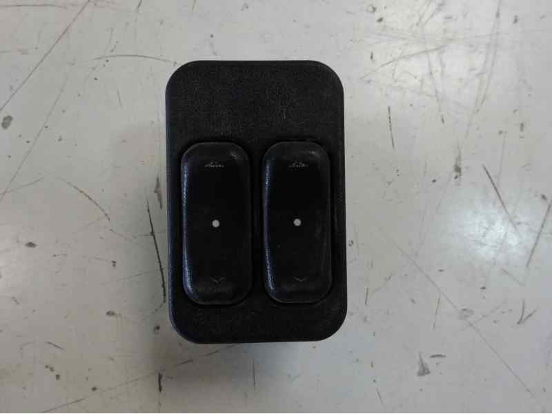 Recambio de mando elevalunas delantero izquierdo para opel corsa c referencia OEM IAM 90561088  