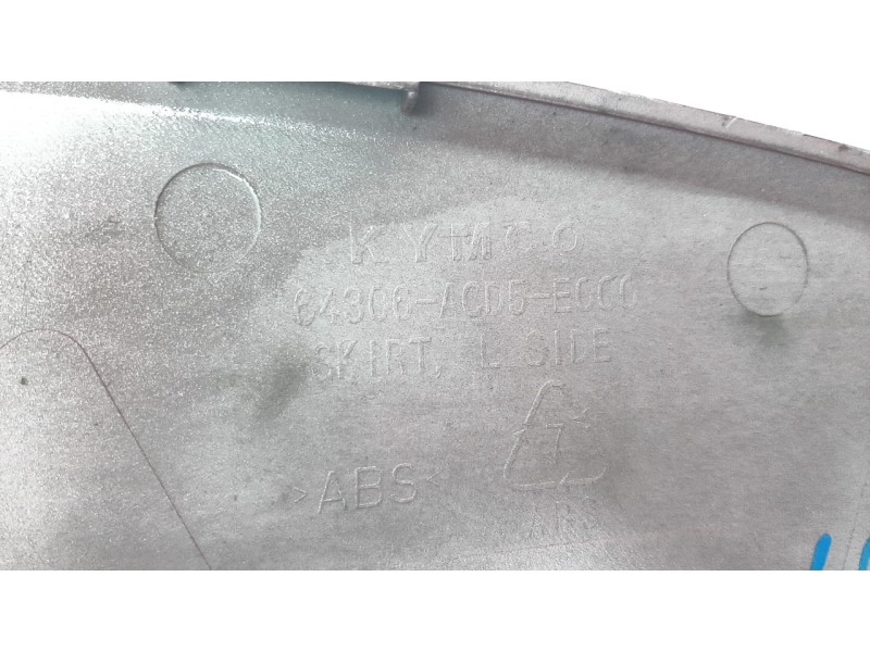 Recambio de moldura para kymco g-dink 125 referencia OEM IAM 64306ACD5E000  