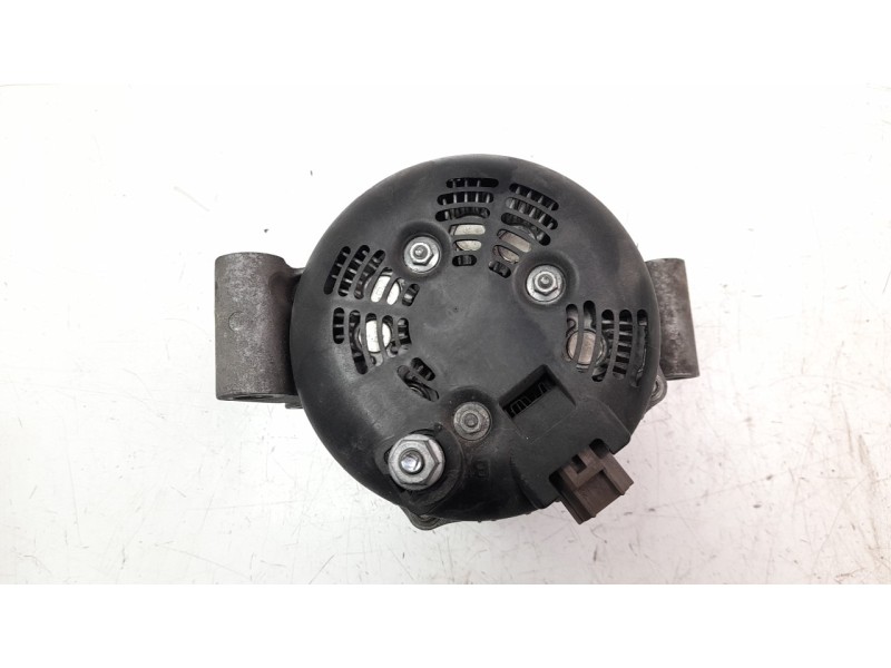 Recambio de alternador para aston martin rapide 5.9 v12 cat referencia OEM IAM 8D3310300AA  