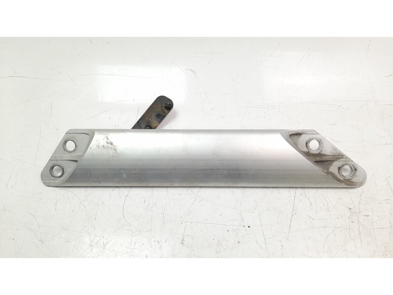 Recambio de travesaño superior para aston martin rapide 5.9 v12 cat referencia OEM IAM 4G432011136  