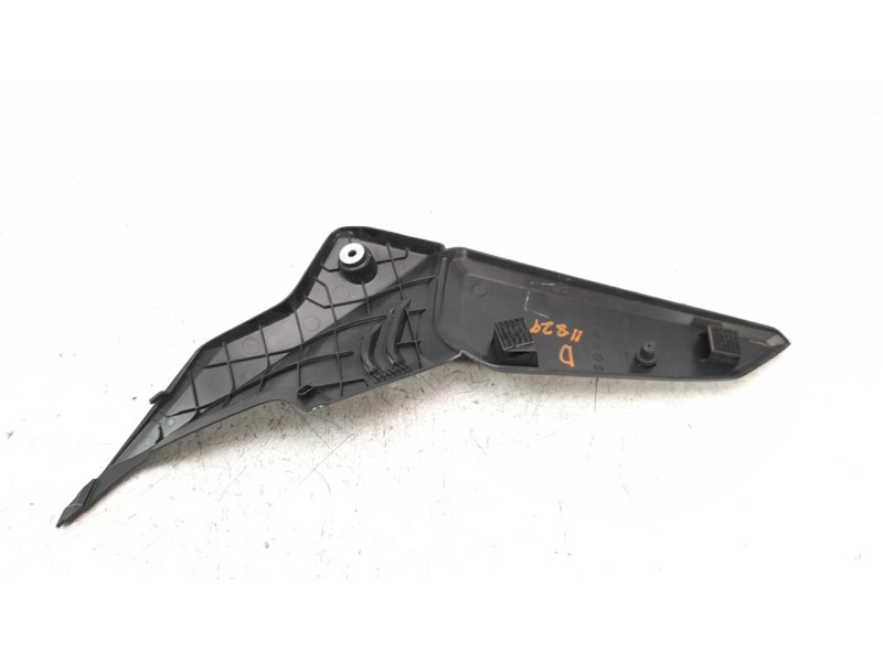 Recambio de moldura para honda cb 650r referencia OEM IAM 83500MKYD50  