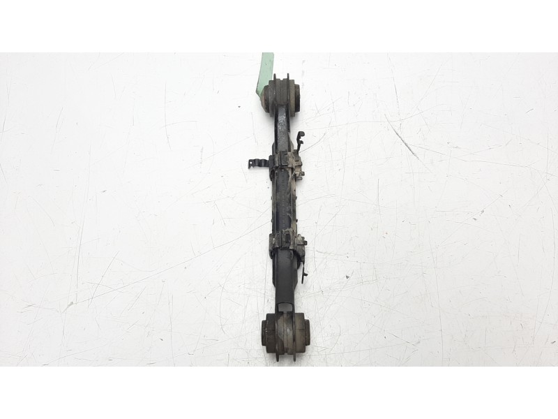 Recambio de brazo suspension superior trasero izquierdo para bmw serie 1 lim. (f20) 116d referencia OEM IAM 6792519  