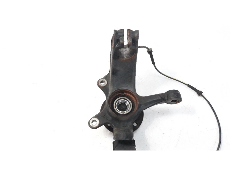 Recambio de mangueta delantera derecha para peugeot 108 top 1.0 vti referencia OEM IAM R83K8A3011  